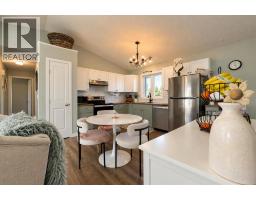 Den - 9328 98 Avenue, Wembley, AB T0H3S0 Photo 6