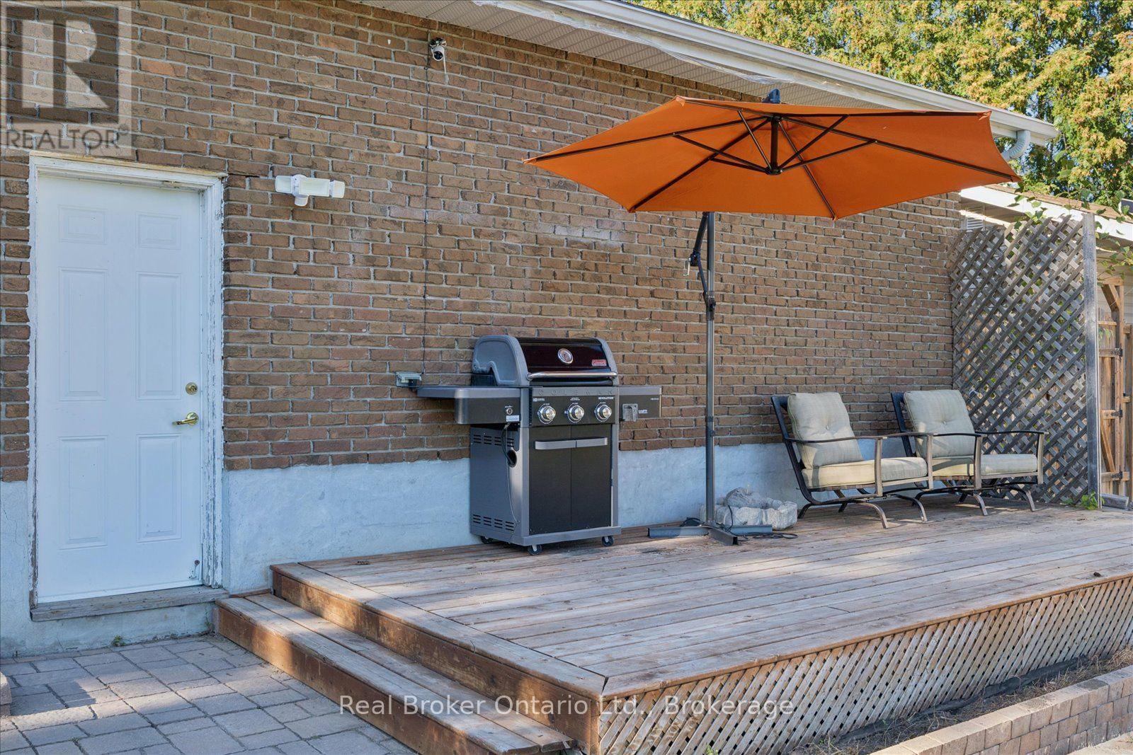 210 PATRICIA CRESCENT - 41