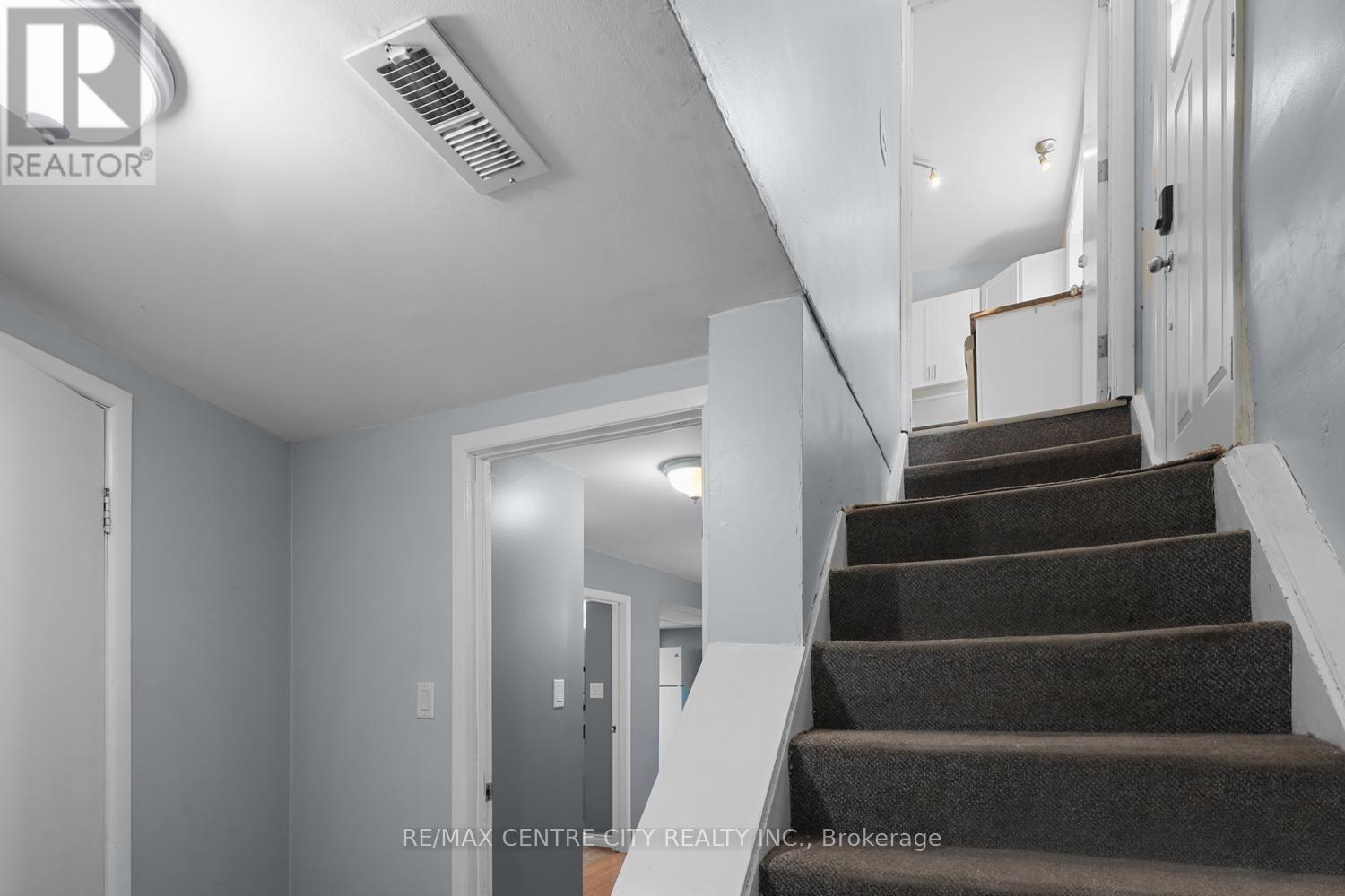 71 CAVENDISH CRESCENT, London North (North N) — photo 27