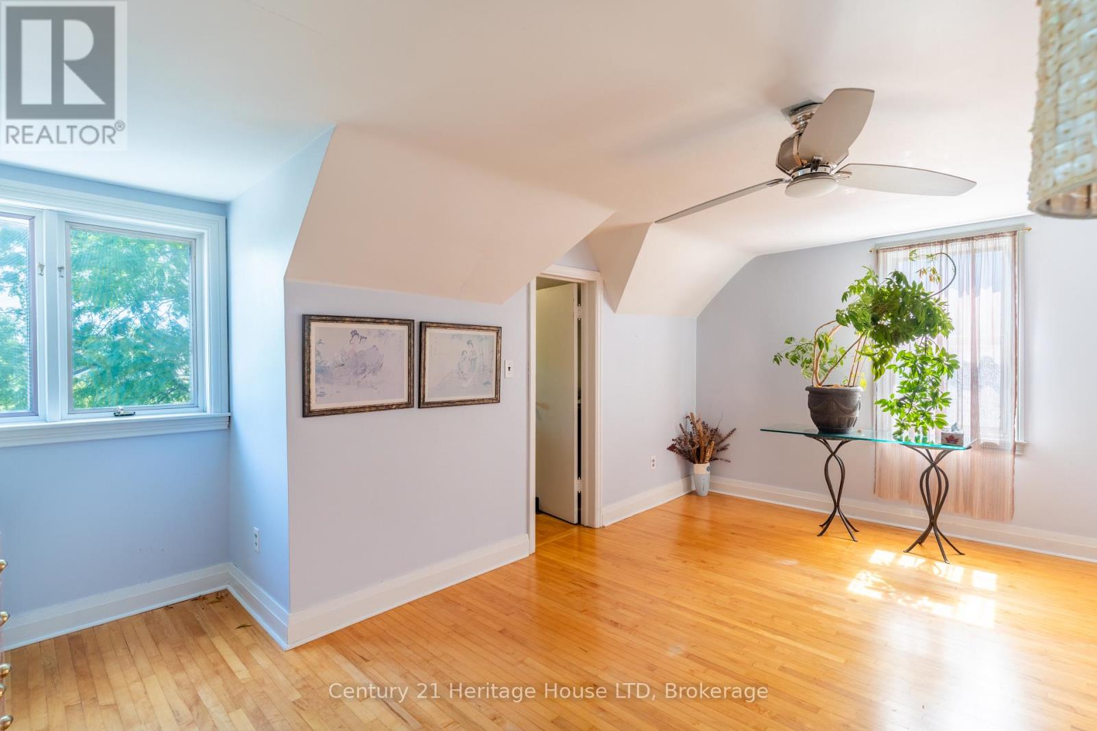 155 WILTON AVENUE - Image 24