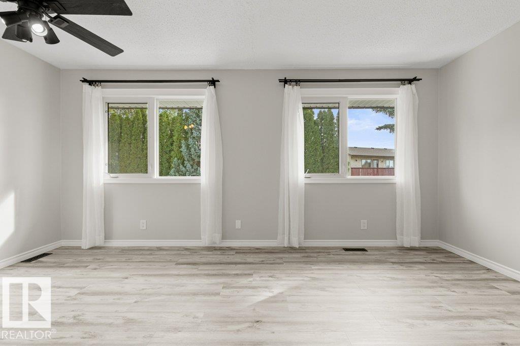 11343 22 AV NW photo 21