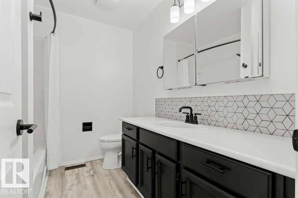 11343 22 AV NW photo 25