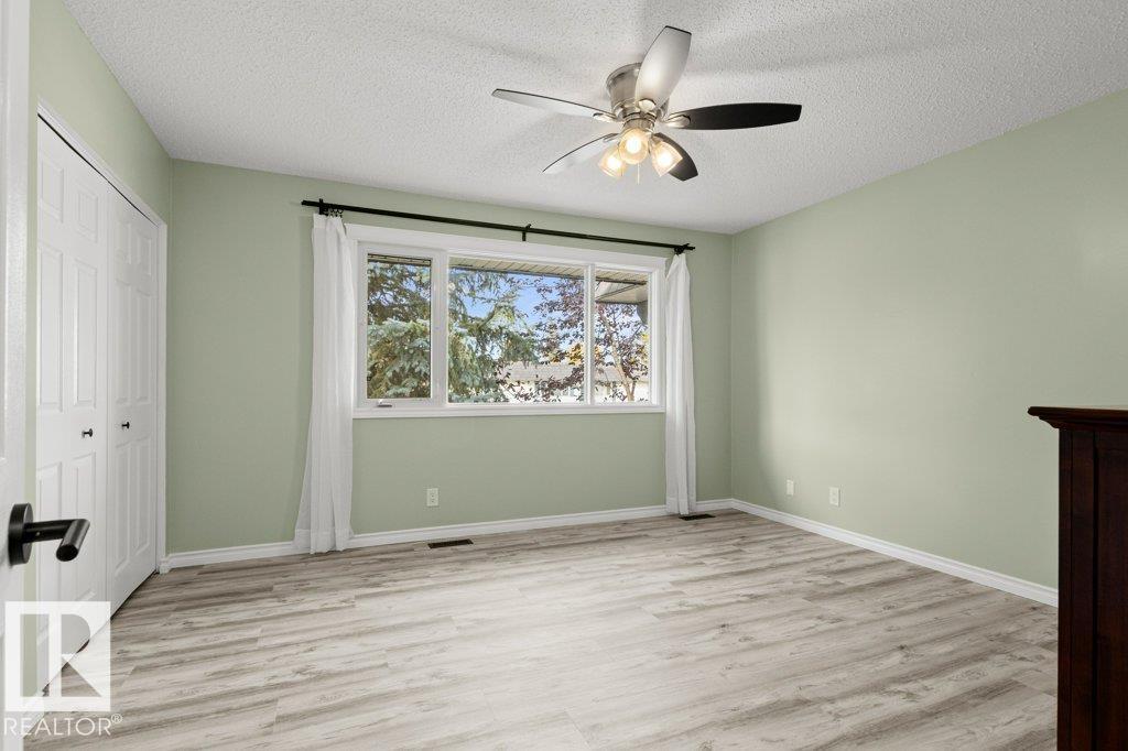 11343 22 AV NW photo 28