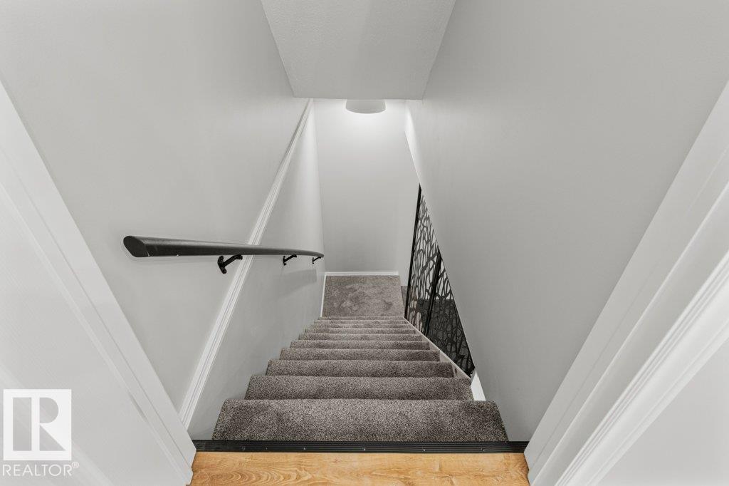 11343 22 AV NW photo 32