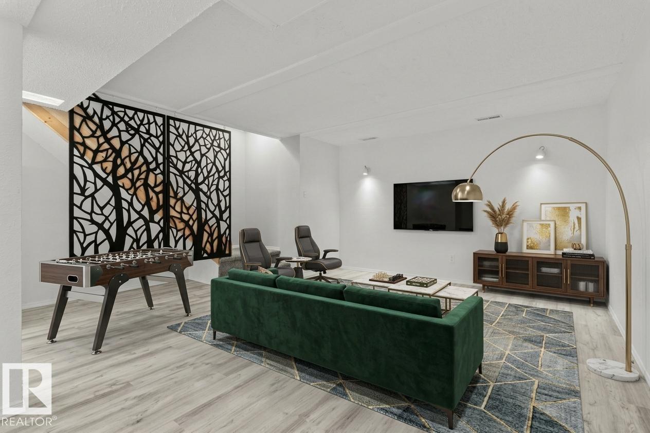 11343 22 AV NW photo 36