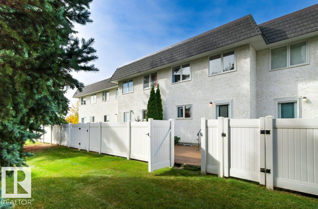 11343 22 AV NW photo 43