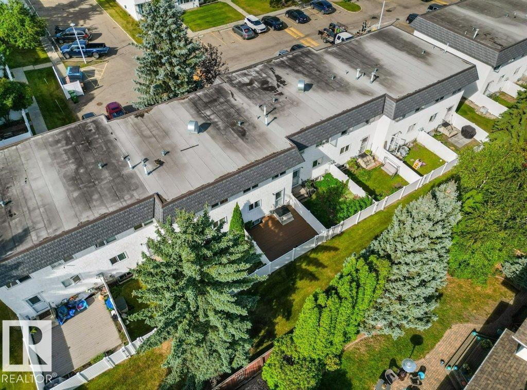 11343 22 AV NW photo 45