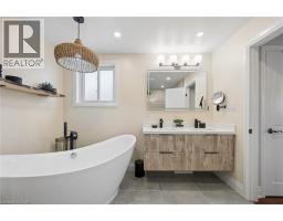 1217 Sugar Maple Court, Mississauga, ON L4W4P6 Photo 28