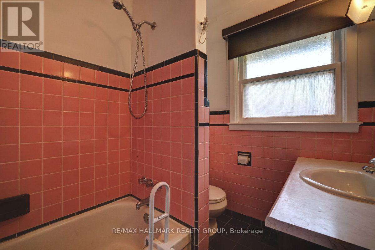 23 WRIGHT STREET - 28