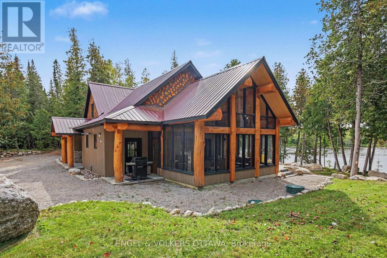 311 Clem Trail, Whitewater Region, Ontario, K0J2L0, Whitewater Region, Ontario — photo 4 of 5