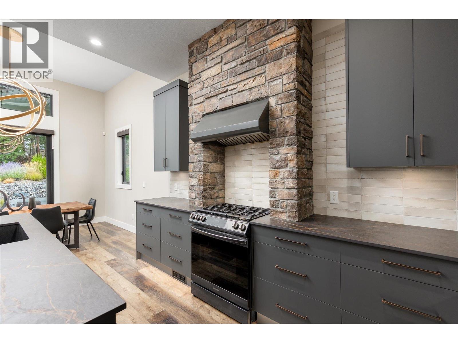10342 Long Road, Lake Country