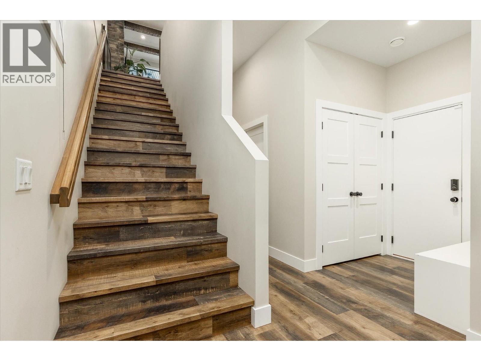 10342 Long Road, Lake Country