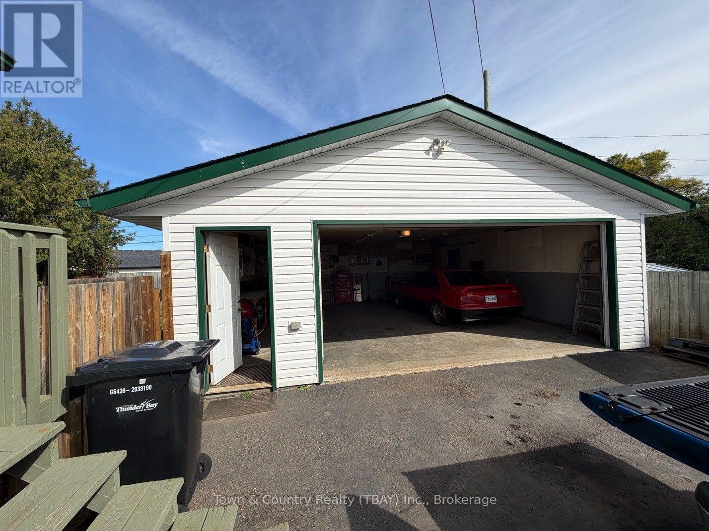 23 GRESLEY COURT E - Image 3