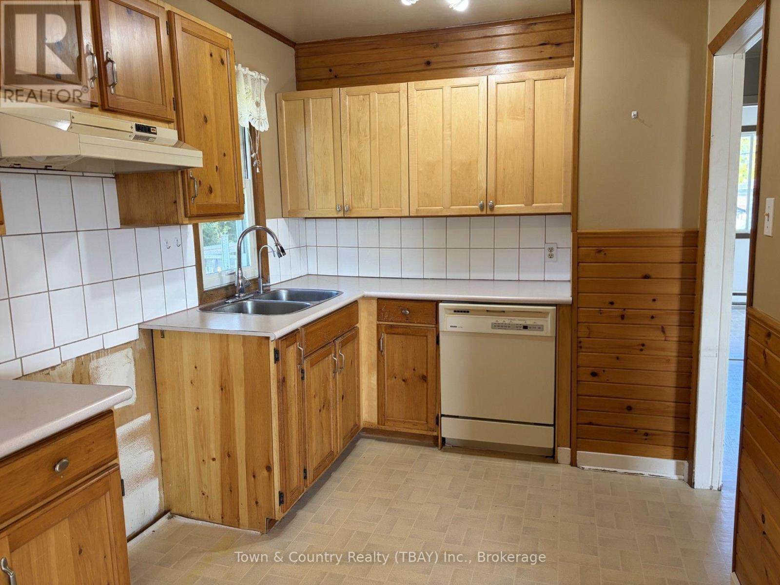 23 GRESLEY COURT E - 6