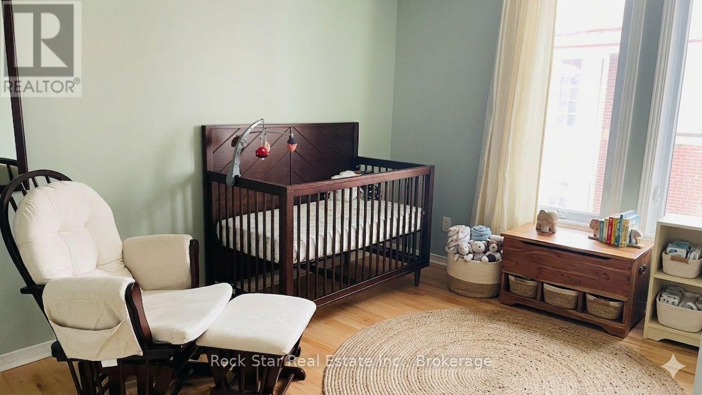 47 - 1 PLACE D'ARMES PLACE, Kingston (East of Sir John A. Blvd) — photo 6
