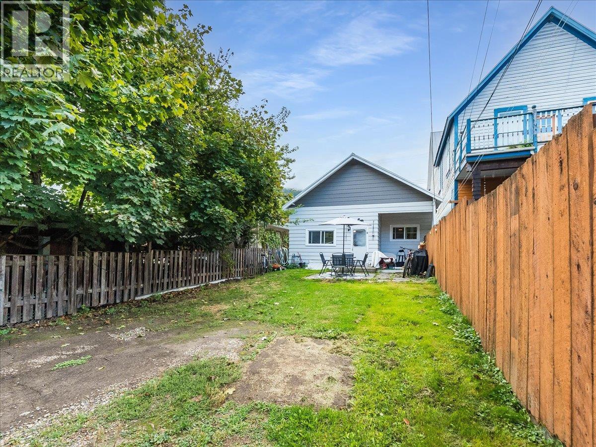 413 SILICA Street, Nelson, British Columbia, V1L4M6, Nelson, British Columbia — photo 5 of 5