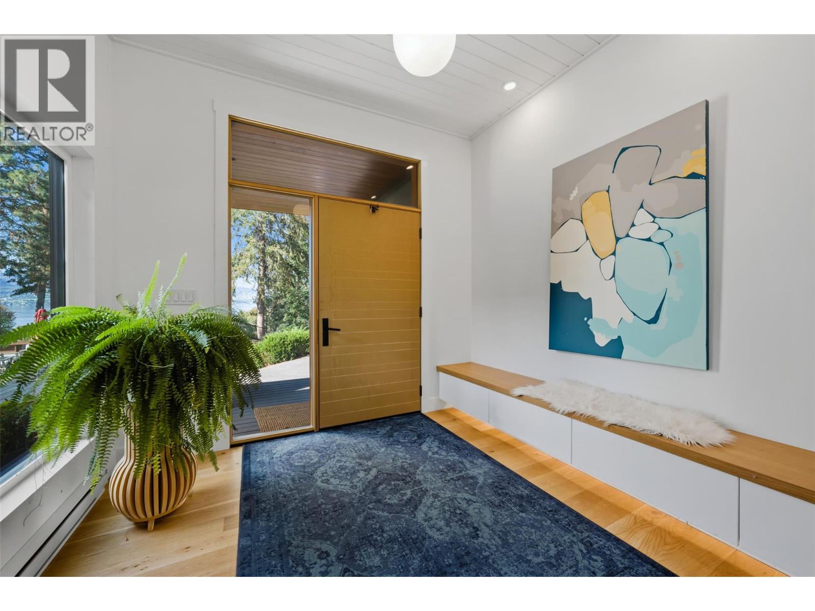 5147 Lakeshore Road - 4