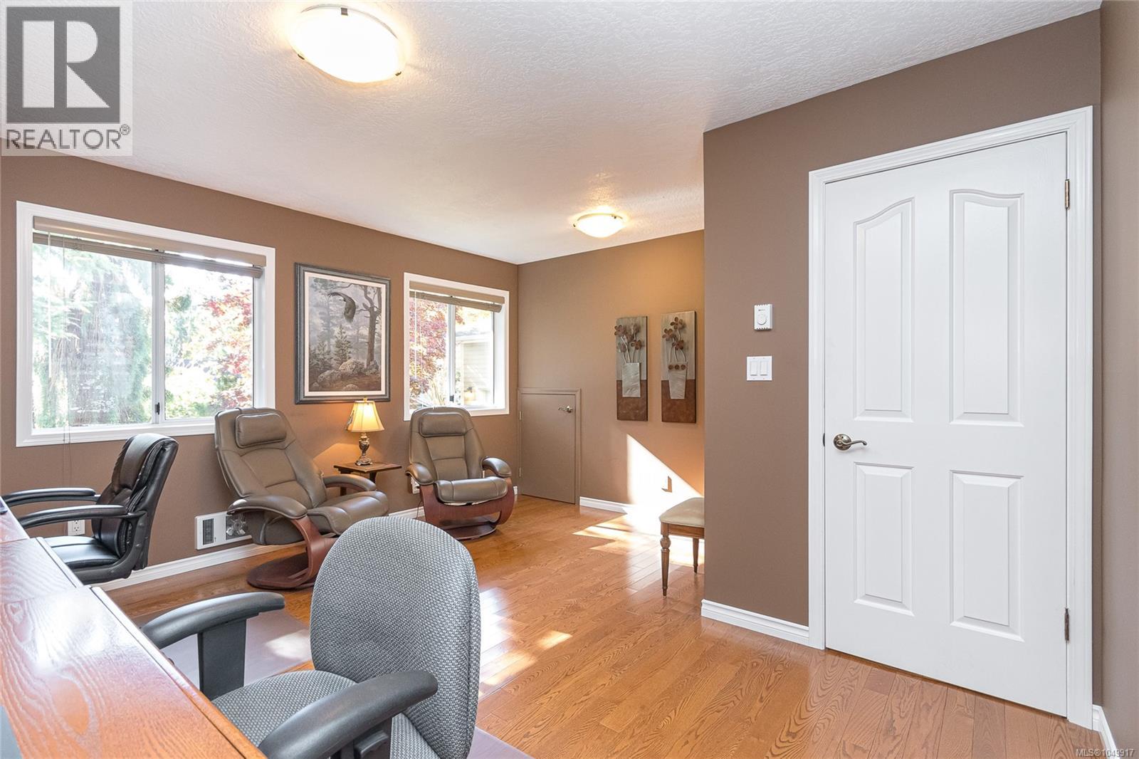 8571 Kingcome Cres - Image 17