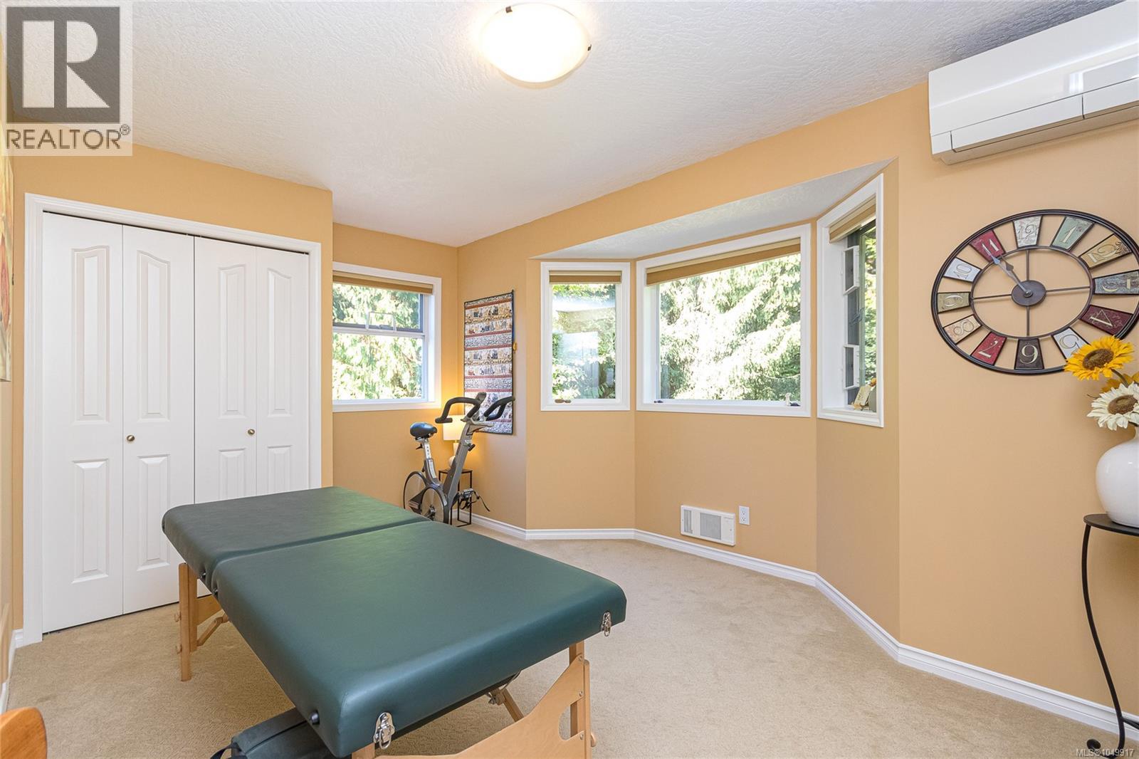 8571 Kingcome Cres - 24