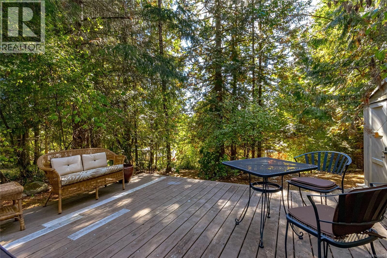 8571 Kingcome Cres - 34