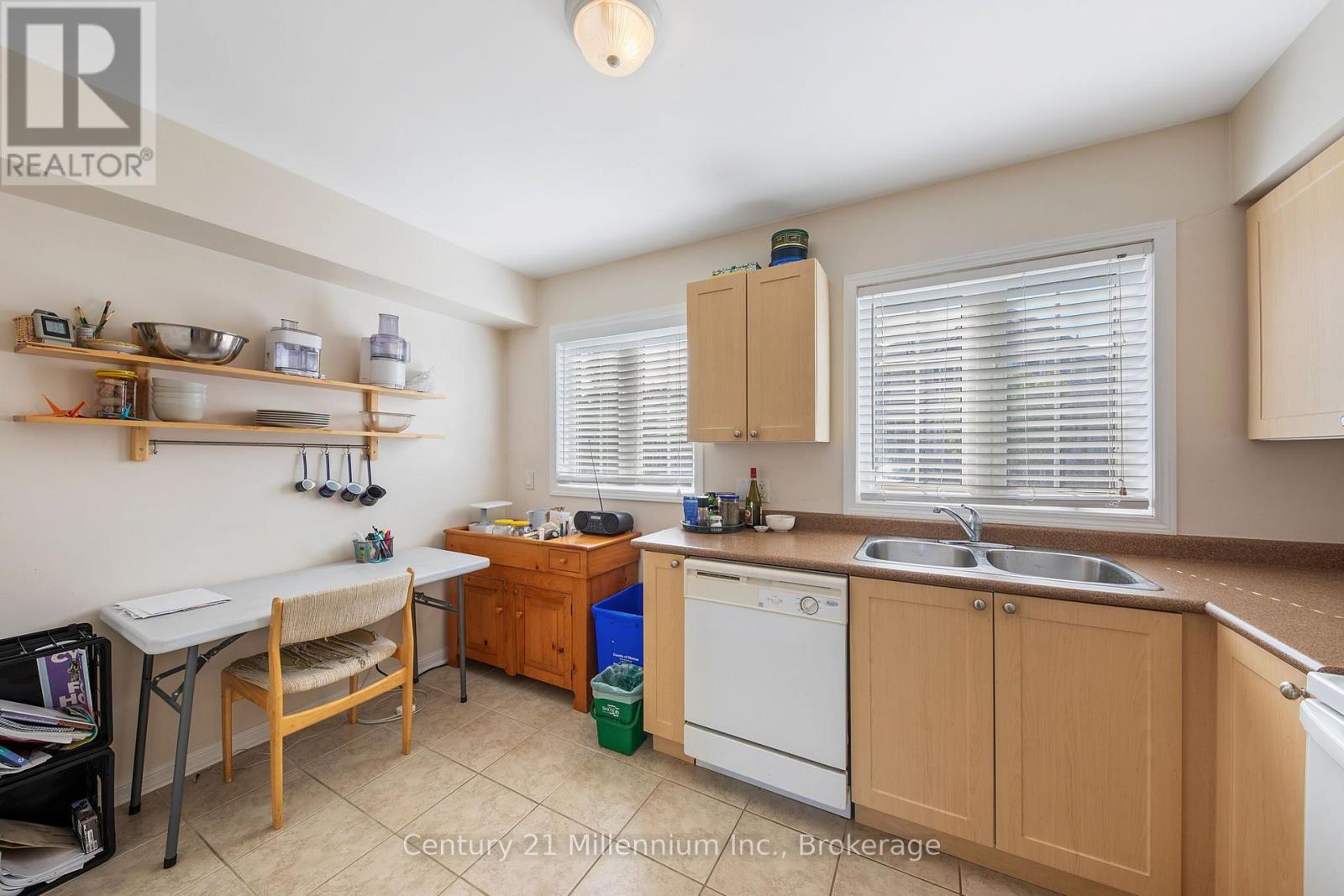 75 GREEN BRIAR DRIVE - 10