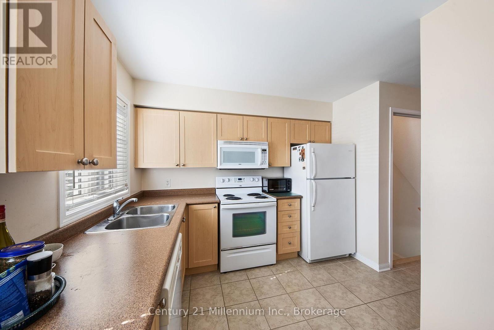 75 GREEN BRIAR DRIVE - 11