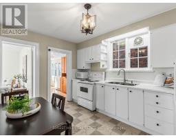 Family room - 28 Castle Knock Road, Toronto, ON M5N2J4 Photo 7