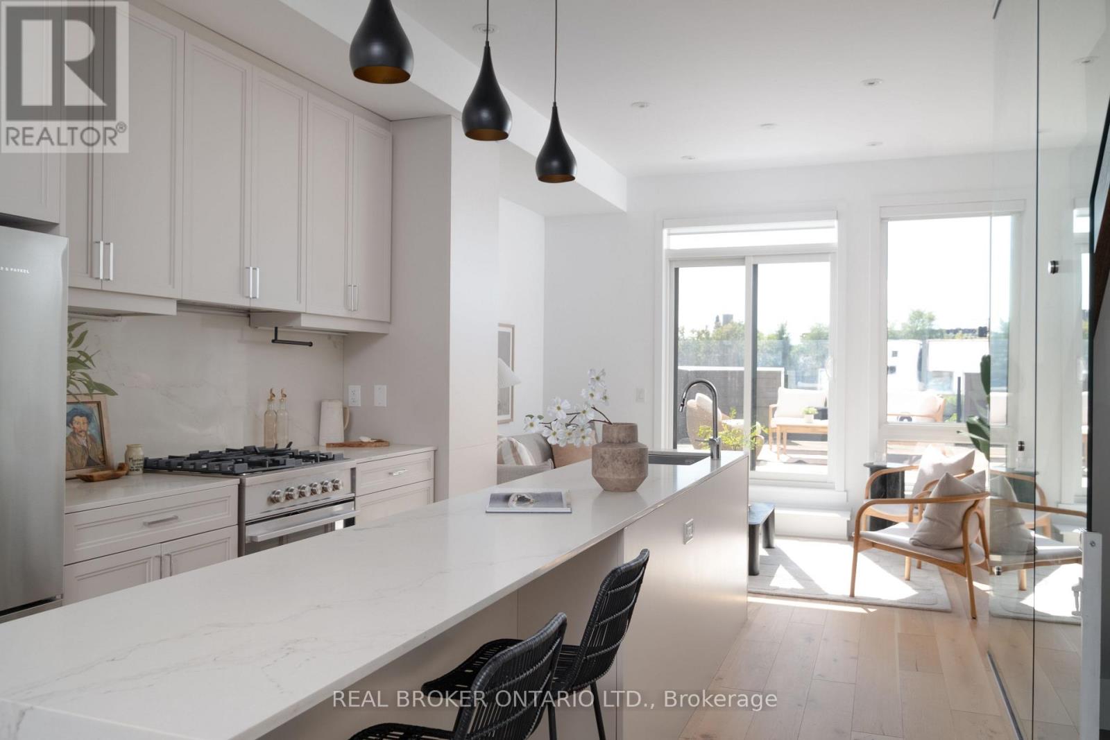 62A PERTH AVENUE - 3