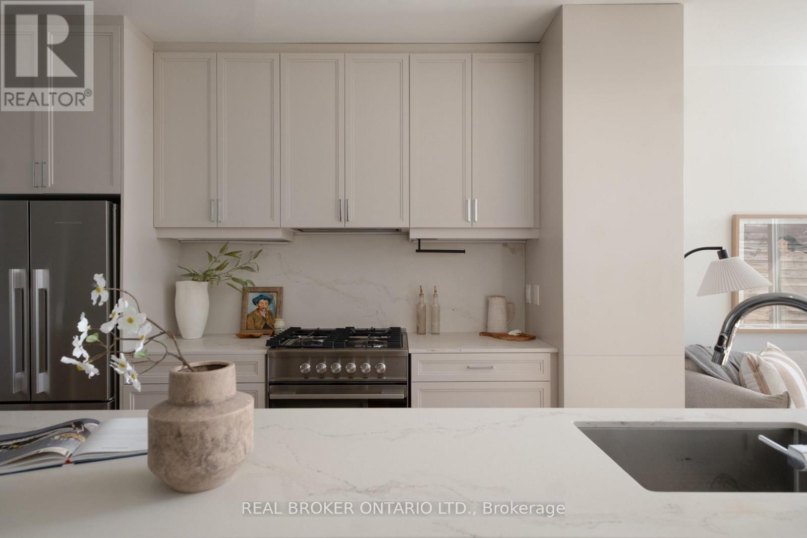 62A PERTH AVENUE - 5