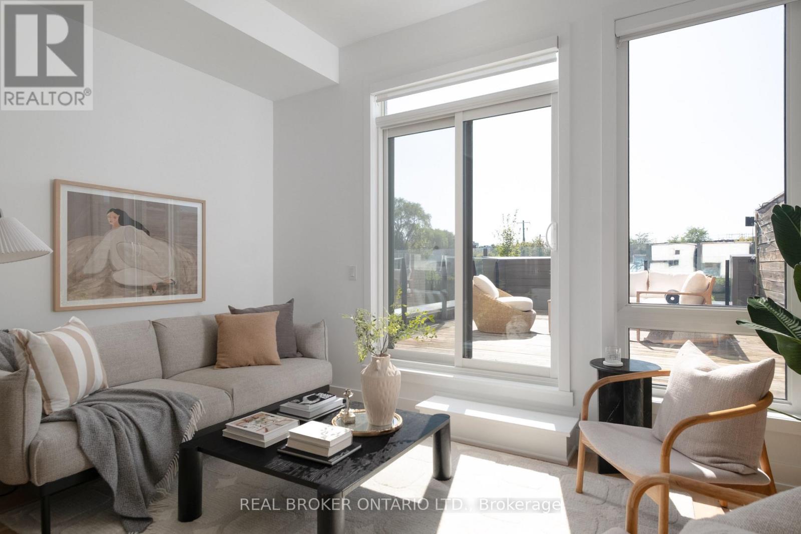 62A PERTH AVENUE - 6