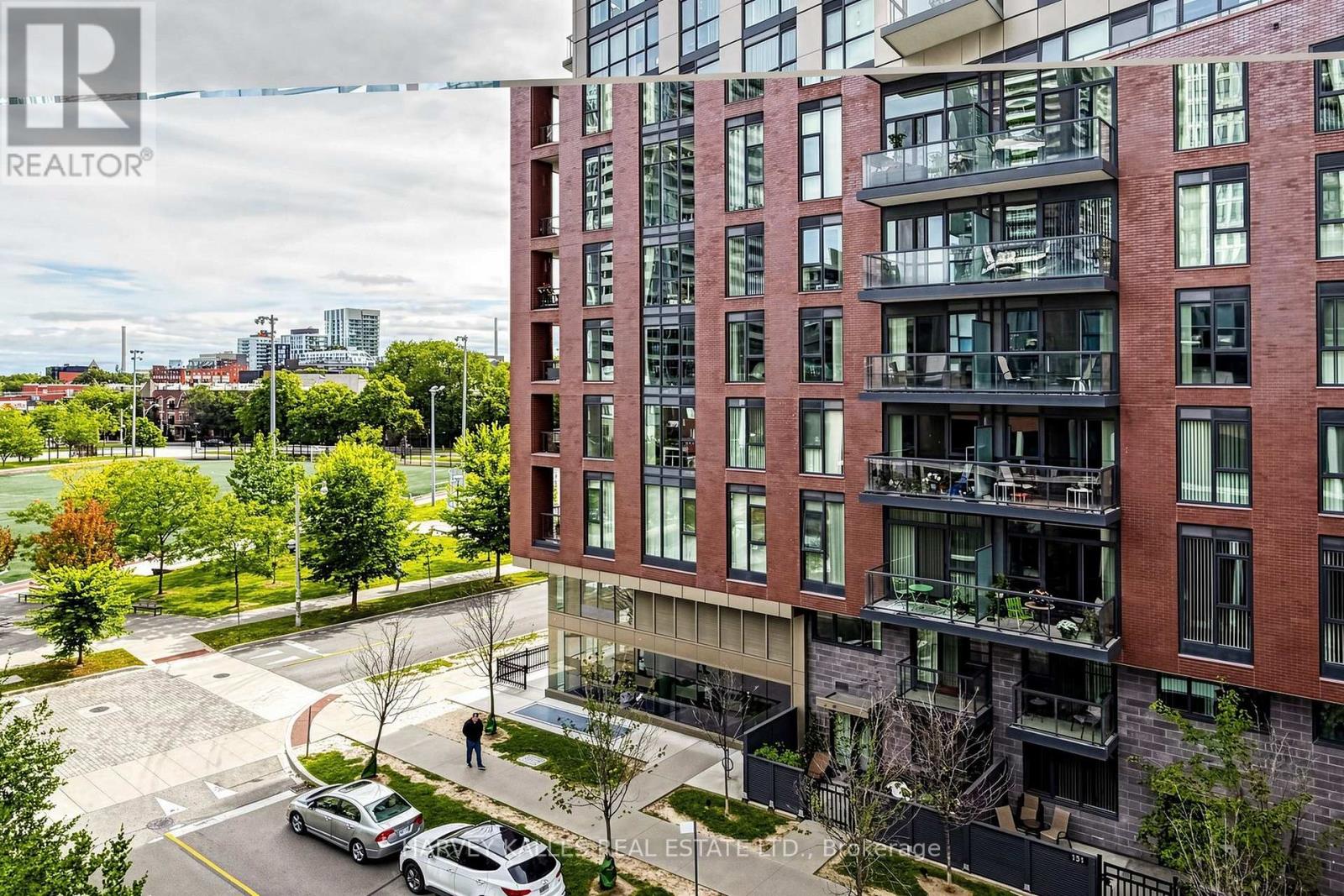 #419 55 REGENT PARK BOULEVARD - 29