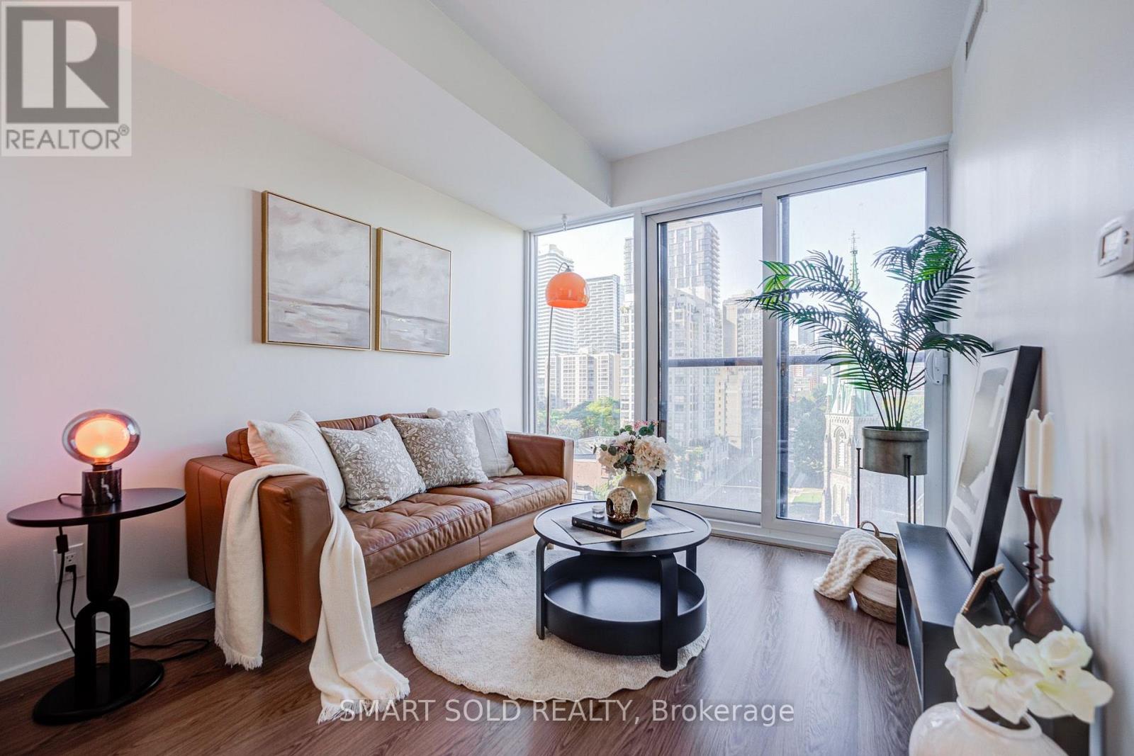 907 - 319 JARVIS STREET