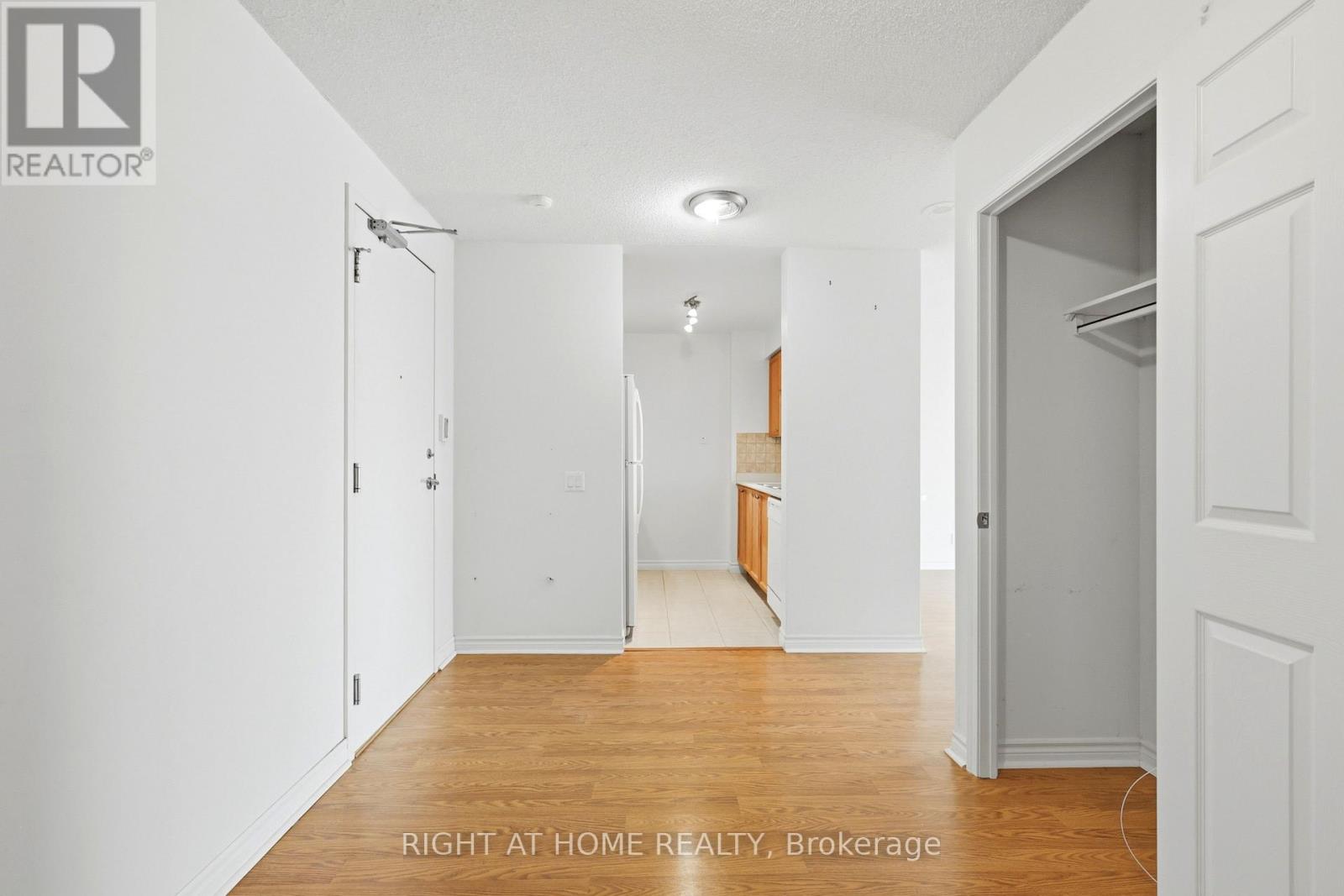 727 - 18 MONDEO DRIVE, Toronto (Dorset Park) — photo 8