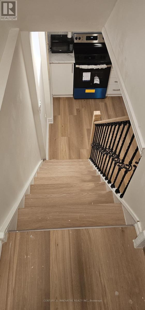 2 Blackburn Crescent — photo 4