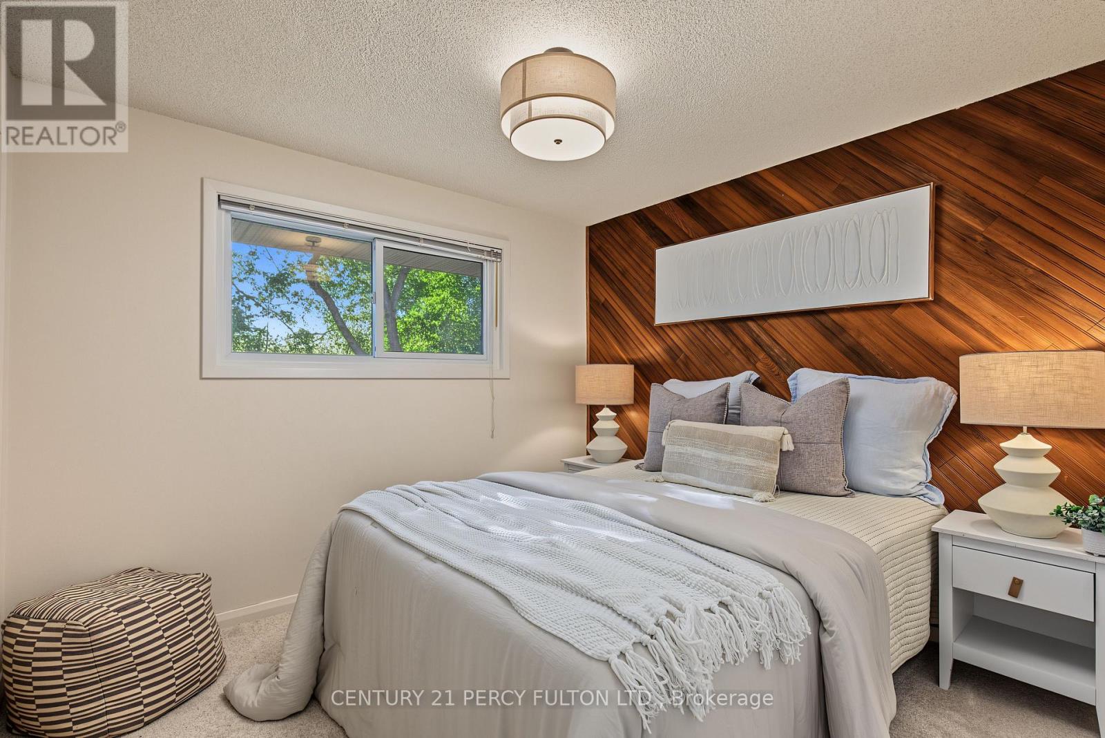 412 WAVERLY STREET N - Image 22