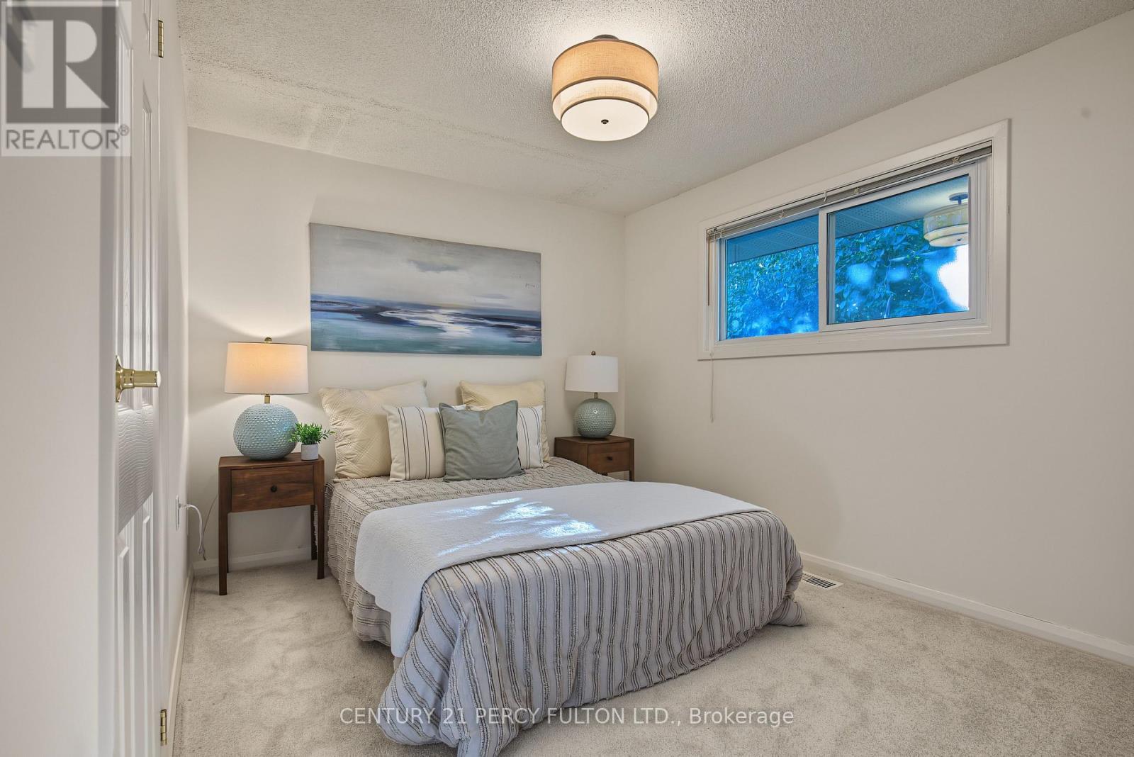 412 WAVERLY STREET N - Image 23