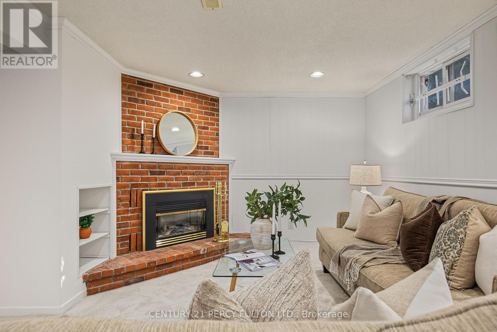 412 WAVERLY STREET N - 25