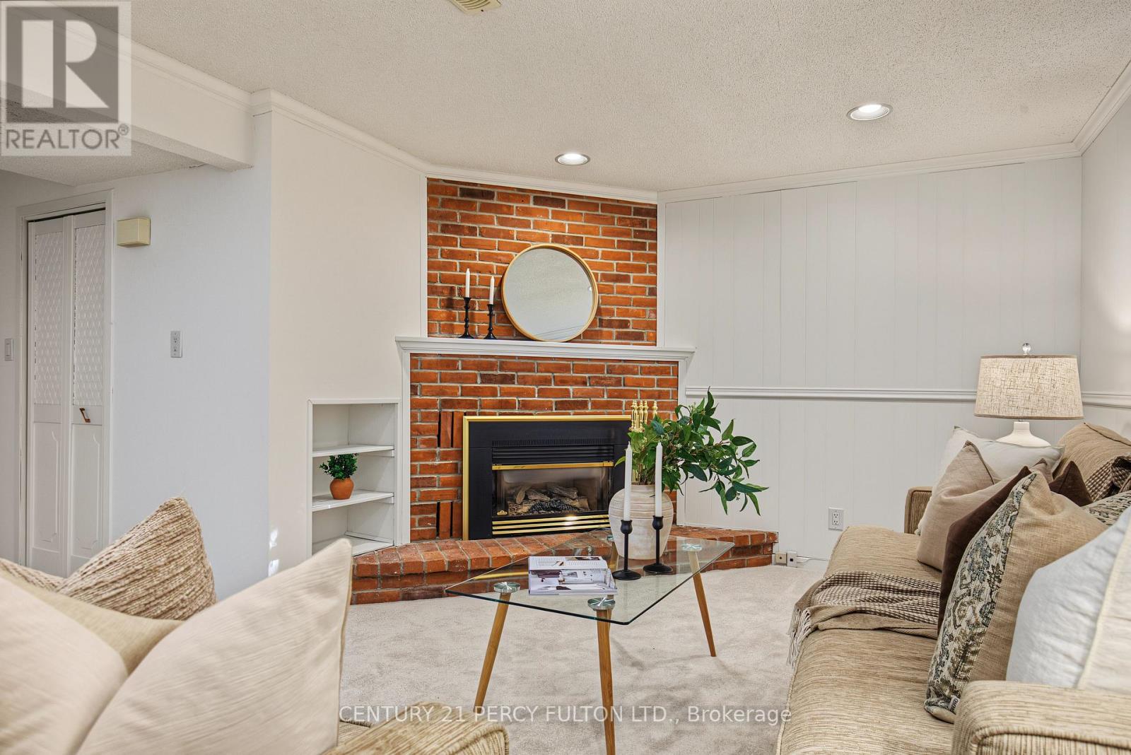 412 WAVERLY STREET N - 26