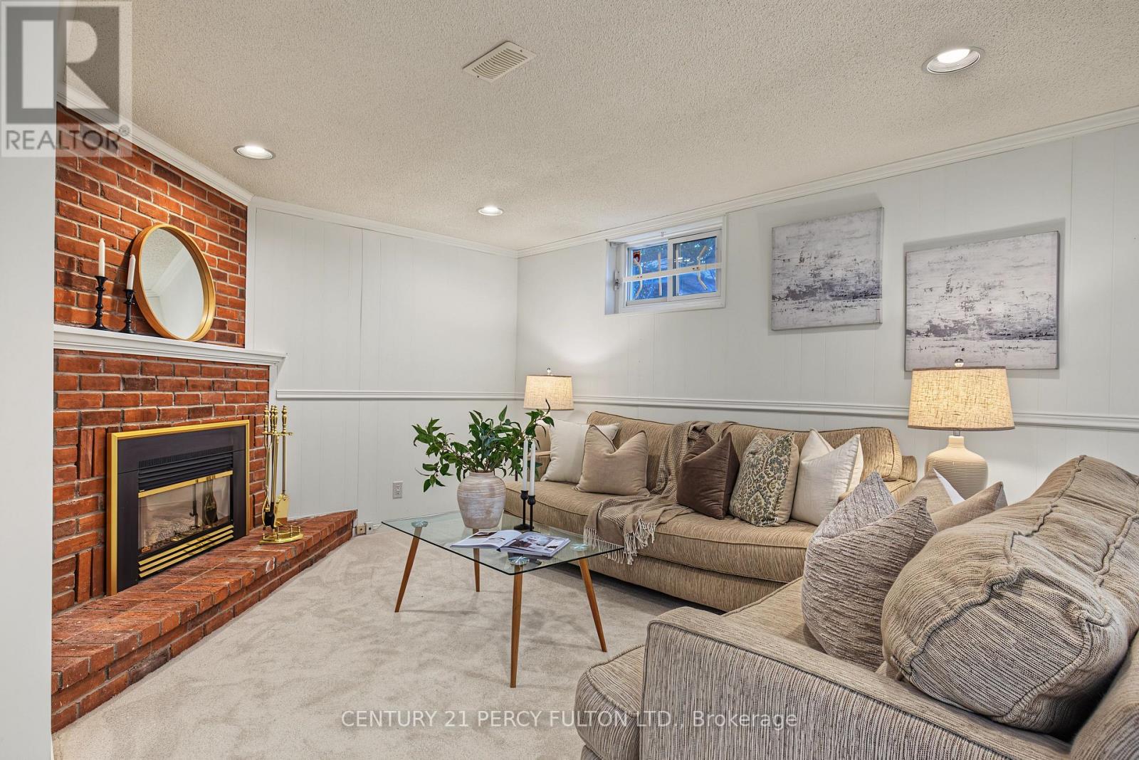 412 WAVERLY STREET N - 27