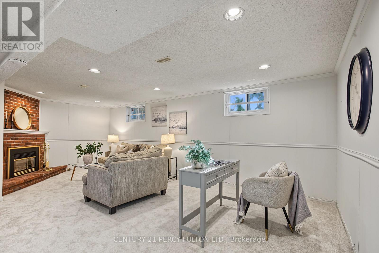 412 WAVERLY STREET N - Image 28