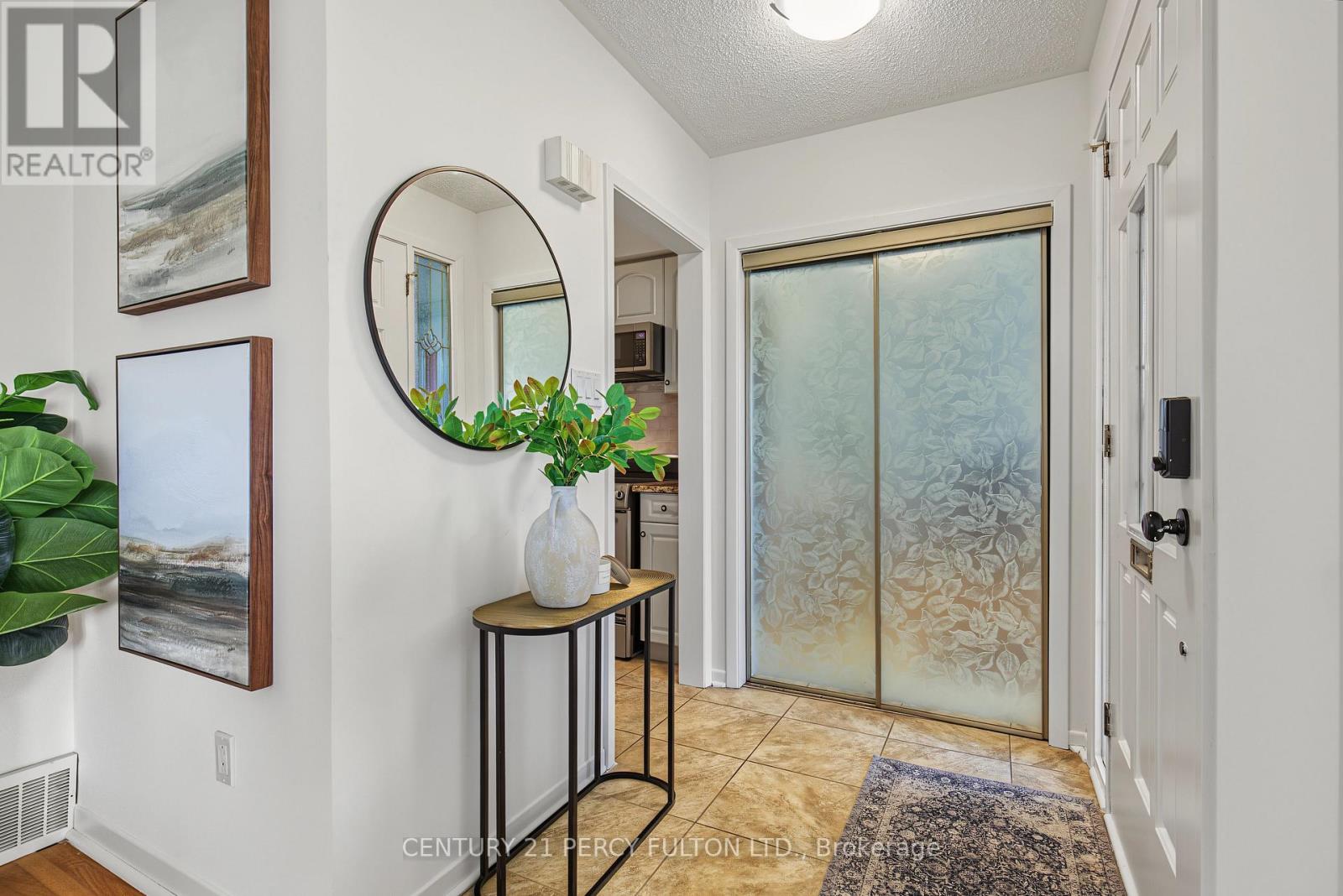 412 WAVERLY STREET N - 3