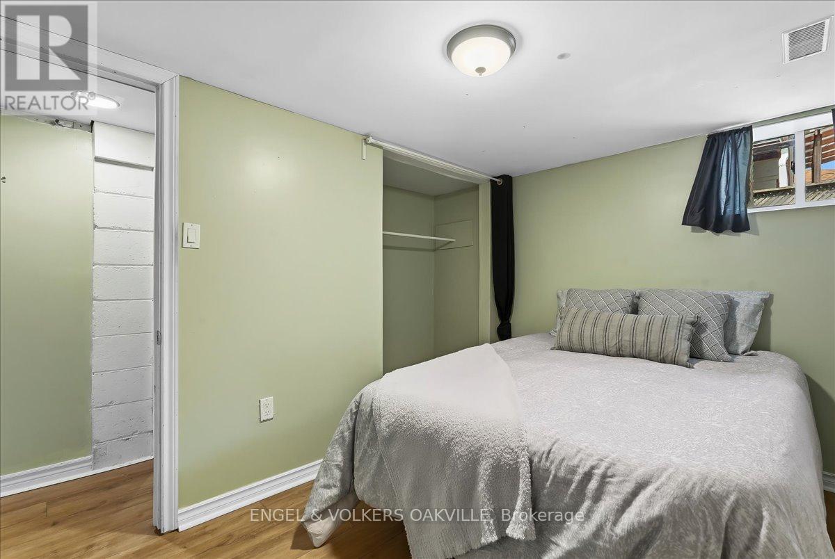 22 FALAISE ROAD - 24