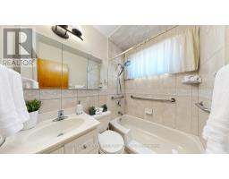 35 Southlawn Drive, Toronto, ON M1S1H9 Photo 18