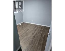 215 Pineset Place Ne, Calgary, AB T1Y3Y7 Photo 13