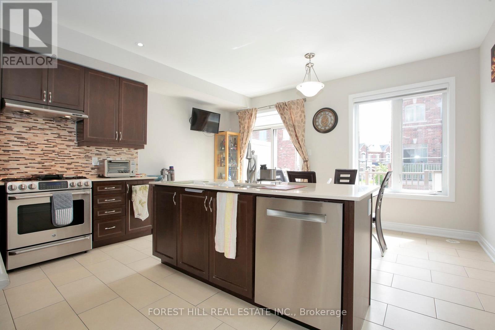142 - 1331 MAJOR MACKENZIE DRIVE W, Vaughan (Patterson) — photo 5