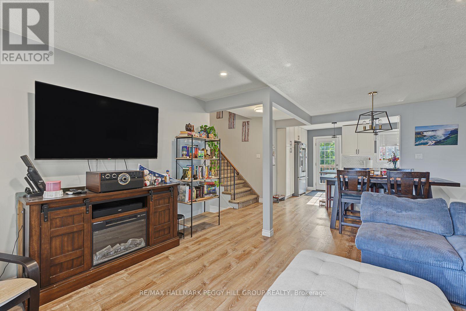 UPPER - 9 BAKER CRESCENT, Barrie (Cundles East) — photo 5