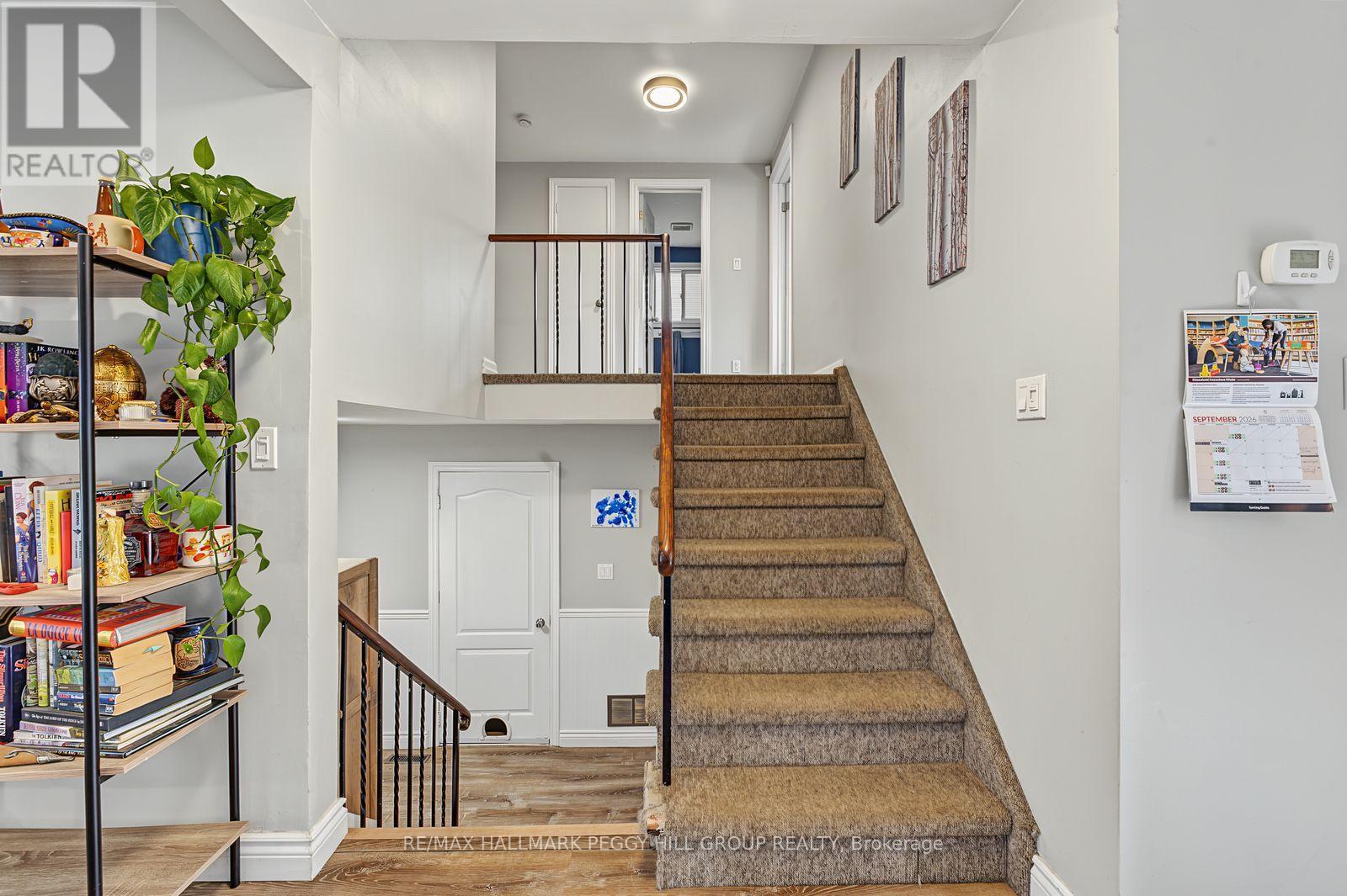 UPPER - 9 BAKER CRESCENT, Barrie (Cundles East) — photo 9