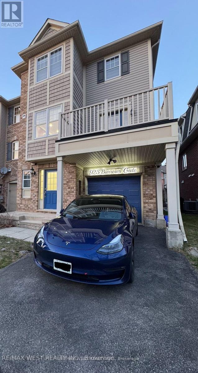 925 BURROWS GATE - 1