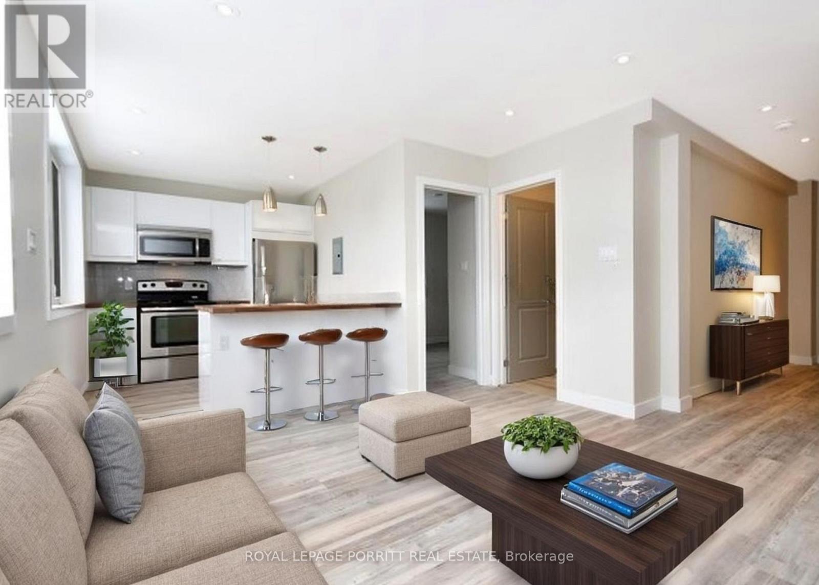 Photo of 3411 Lake Shore Boulevard
