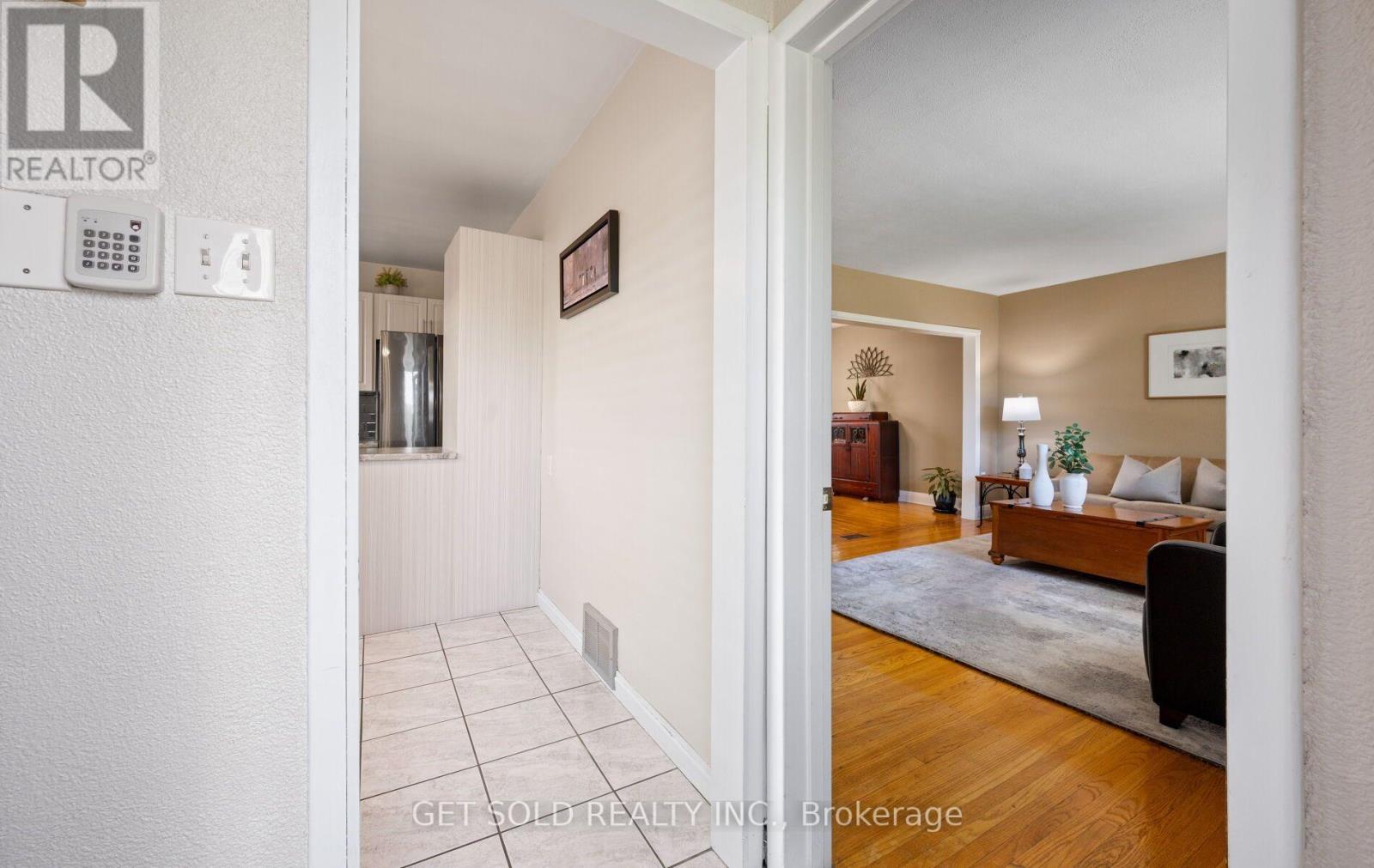 25 ALLENBY AVENUE - 3
